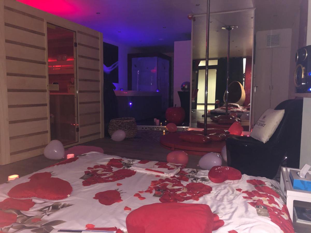 Spabyelleetlui Spa Rouge Ou Bleu Mouscron Exteriör bild