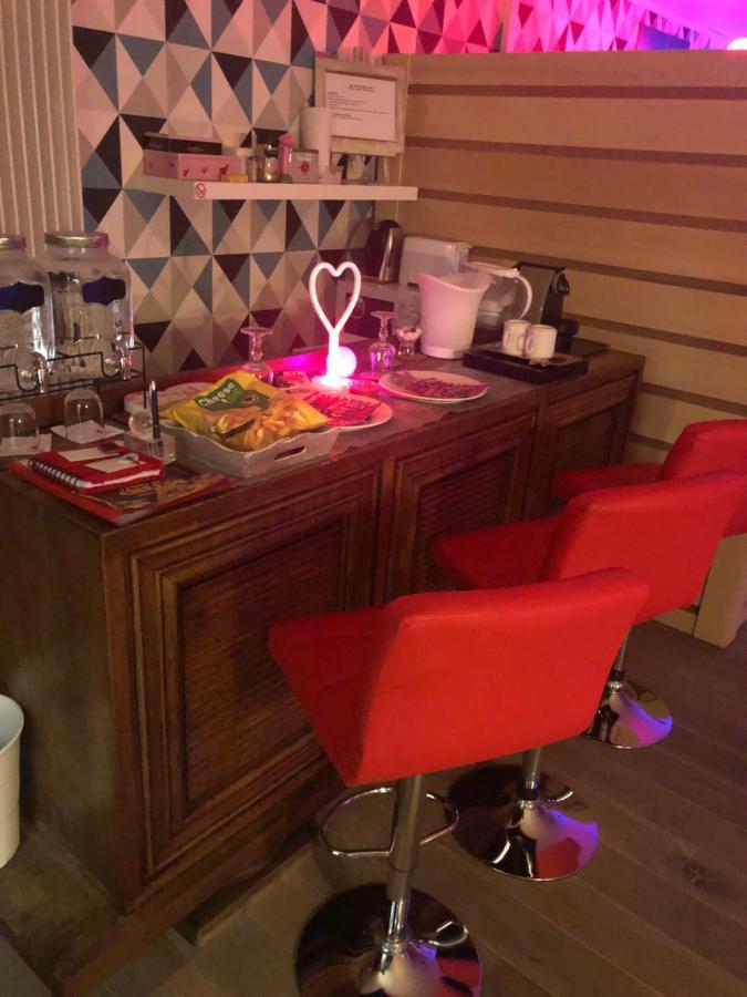 Spabyelleetlui Spa Rouge Ou Bleu Mouscron Exteriör bild
