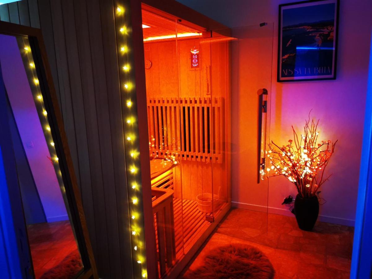 Spabyelleetlui Spa Rouge Ou Bleu Mouscron Exteriör bild