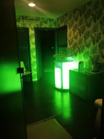 Spabyelleetlui Spa Rouge Ou Bleu Mouscron Exteriör bild