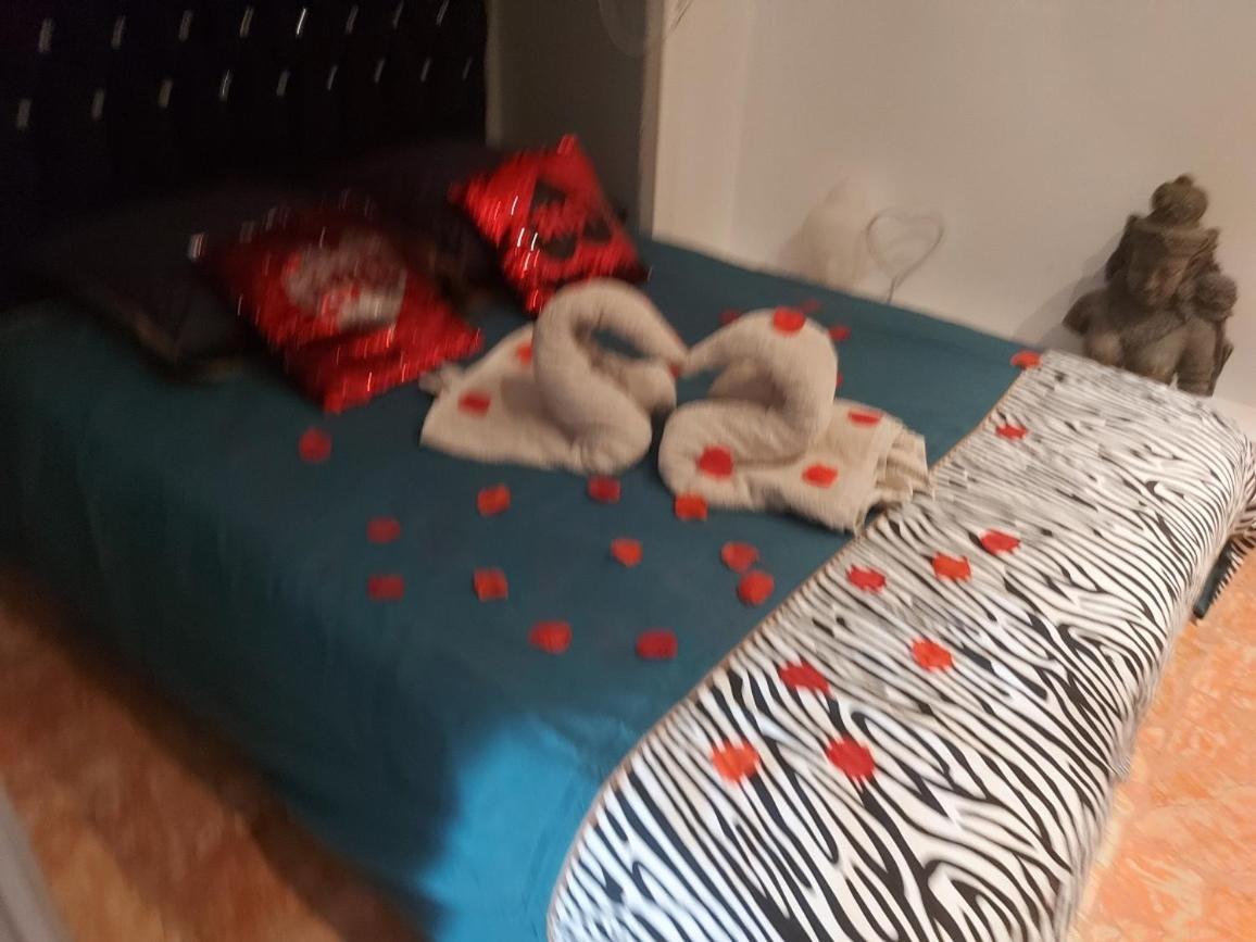 Spabyelleetlui Spa Rouge Ou Bleu Mouscron Exteriör bild