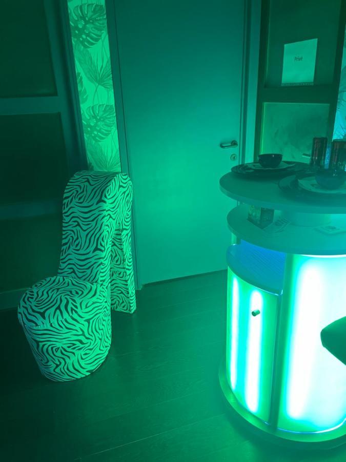 Spabyelleetlui Spa Rouge Ou Bleu Mouscron Exteriör bild
